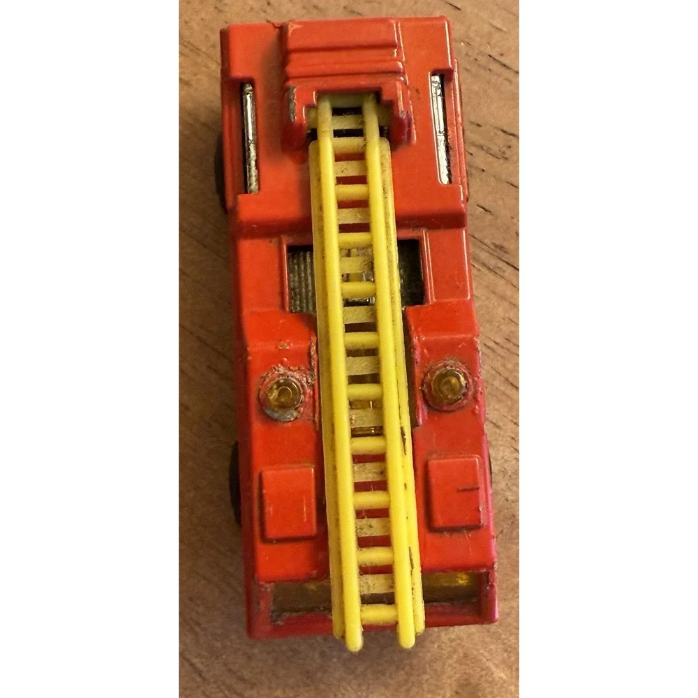 VIntage matchbox superfast no 22 blaze buster 1975 red lensey fire‎ truck